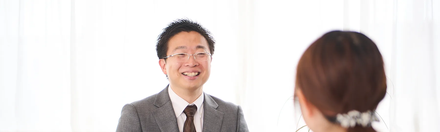 相談者の話を聞く丹沢祐介